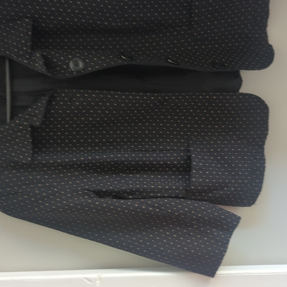 NEW Attention Black Copped Black With Gold Dots Quarter Sleeve 14 - Picture 4 of 8